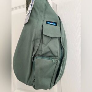 Kavu Sling Bag NWT seafoam green